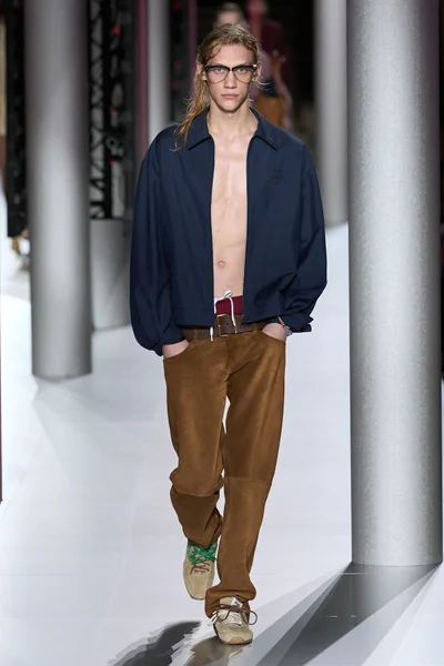 Look 26